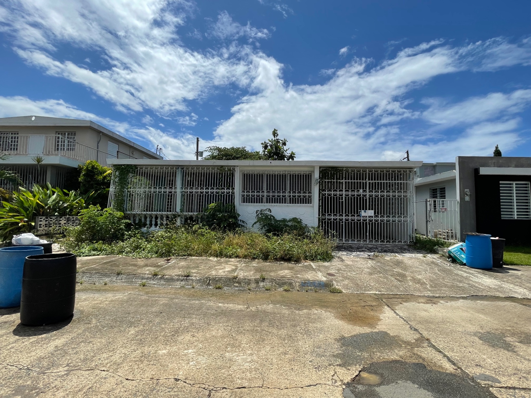 Residencia recuperada del abandono antes de la remodelación