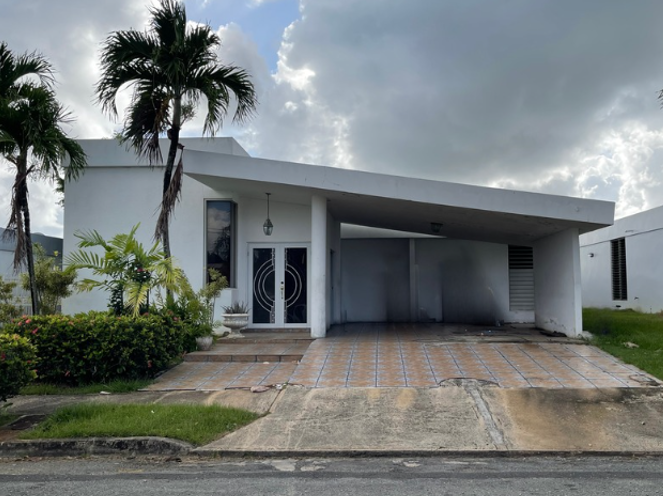 Residencia actualizada en urbanización antes de la remodelación